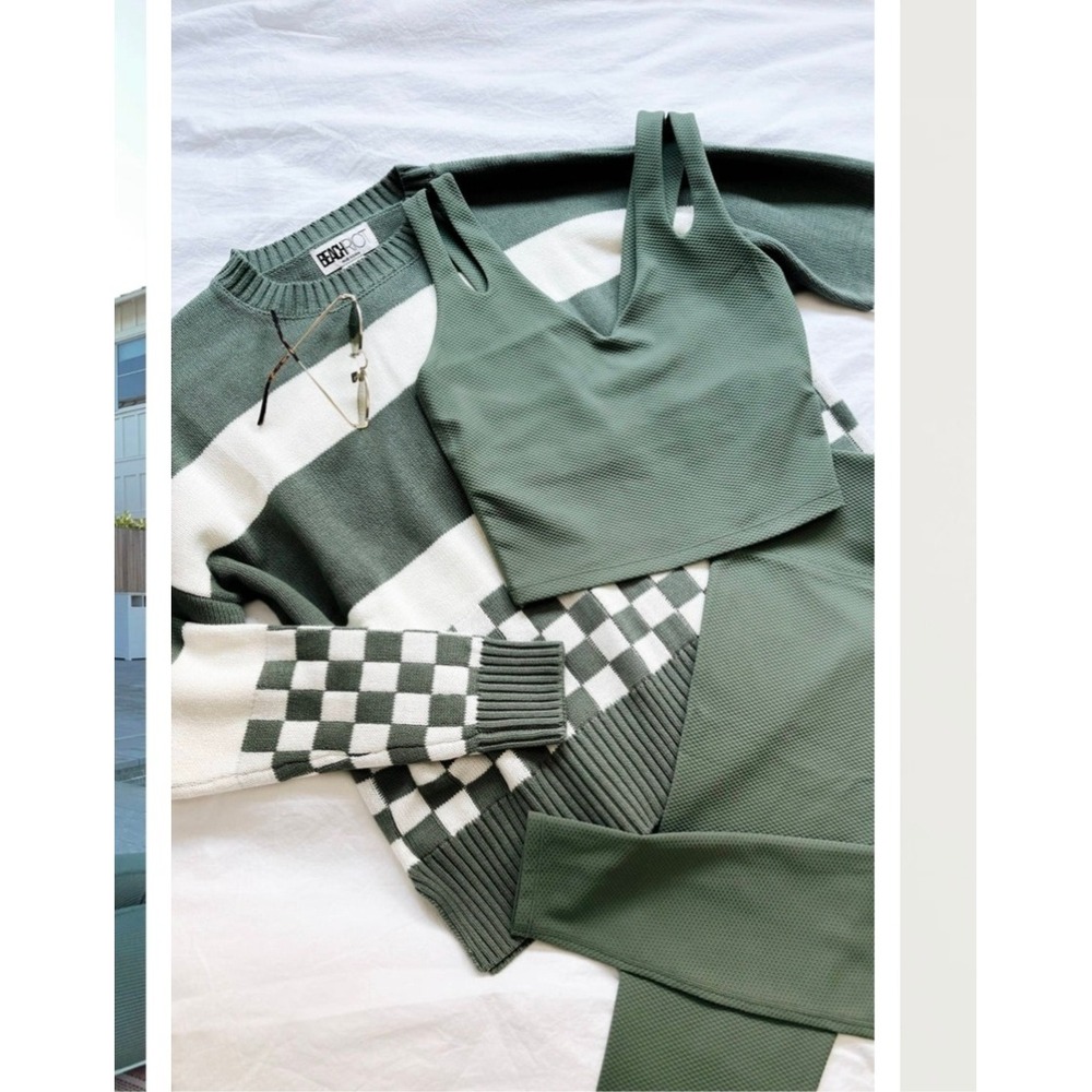 Beach Riot 3 piece set! - Picture 3 of 4